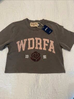 WDRFA Graphic Cropped Tee in tan/Gray and Pink